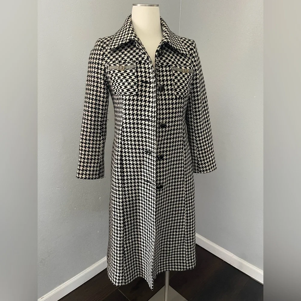 Coat Size XS - Picture 1 of 4